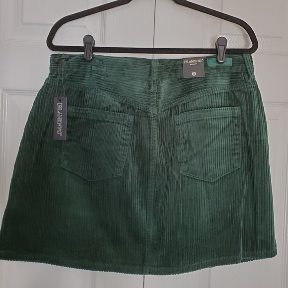 NWT Blank NYC Green Wide Wale Corduroy Mini Skirt - Picture 3 of 7